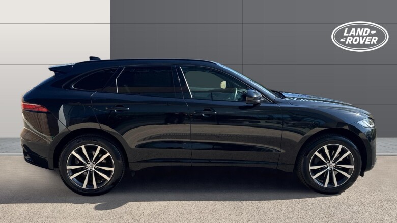 Jaguar F-Pace 2.0 D200 R-Dynamic SE Black 5dr Auto AWD Diesel Estate